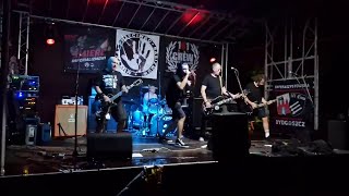 Włochaty „Uderzaj teraz!” – koncert pod szyldem „Muzyka Przeciwko Rasizmowi” (Festiwal Alerta Alerta, Krzeczów, 19.08.2022).