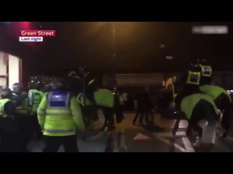 West Ham and Tottenham fans fighting 02/03/2016