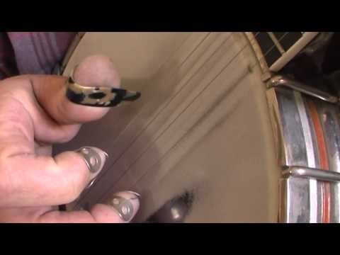 Beginning Bluegrass Banjo - Lesson 05 - The alternating thumb roll