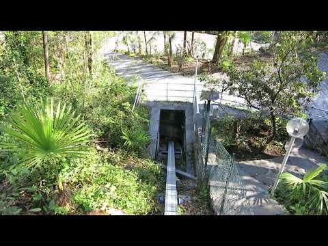 Privater Schrägaufzug Ascona Talfahrt Hersteller Heutschi - private inclined elevator Tessin Ticino