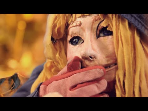 Sikitikis (feat. Sista Namely) - Soli (Official Video 2012)