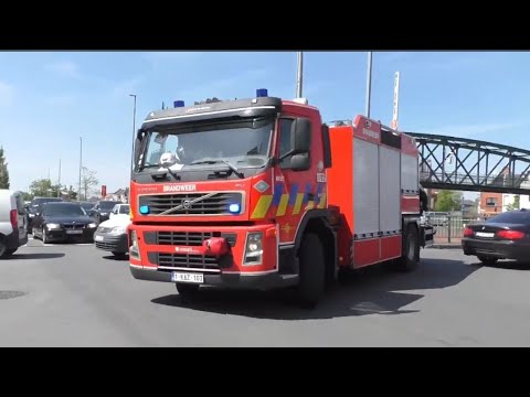 Hulpverlenings vertrek Brandweer Gent met spoed naar een bevrijding Voertuig in Distelbergen