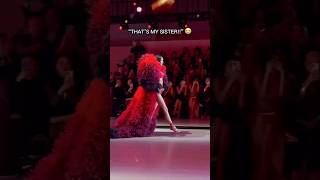 Download lagu Gigi Hadid Cheers On Bella Hadid on Victoria Secret Fashion Show Runway! 🥹 #vsfashionshow mp3