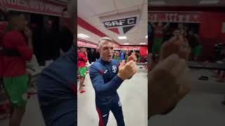 JOGADORES DA PORTUGUESA COMEMORAM VITÓRIA CONTRA O SÃO PAULO