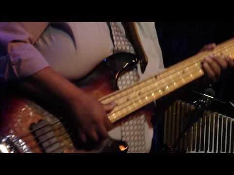 Rodney Skeet Curtis bass solo (Maceo Parker's band)