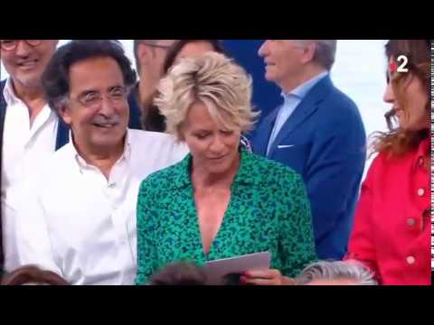 Émue, Sophie Davant fait ses adieux à C'est au programme