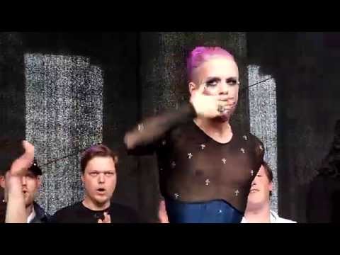 Keye Katcher -colourful love (CSD 2015 Berlin)