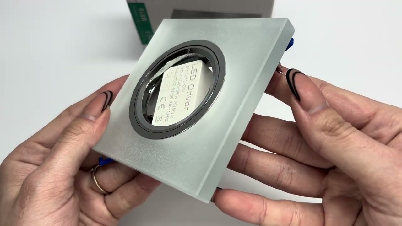 Врезной точечный светильник FERON CD8170 MR16 с подсветкой LED матовый 32571