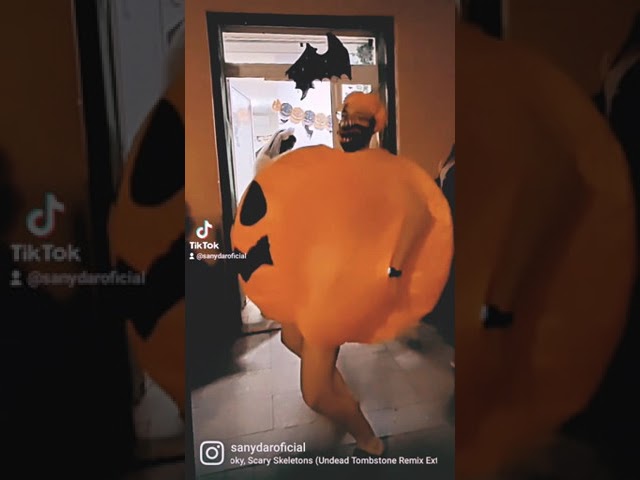 Vídeo relacionado con DOKRIN Medias y calcetines para adultos,Leggings de bruja con rayas moradas, perfectos para fiestas, actuaciones, bailes, Halloween y cosplay.