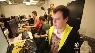 Na`Vi in CommerzBank Arena cellars @ ESL One Frankfurt (With Eng subs)