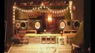 Broken Arm In The Studio - A Quick Look