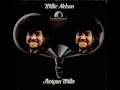 Willie%20Nelson%20-%20Bubbles%20in%20My%20Beer