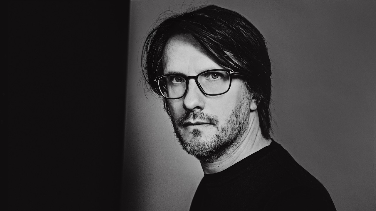 Steven Wilson - Time Is Running Out (Binaural 'Headphone Dust' Mix) - YouTube