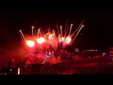 Firestone Vs.Mammoth (DV & LM Mashup Live at Tomorrowland 2015]