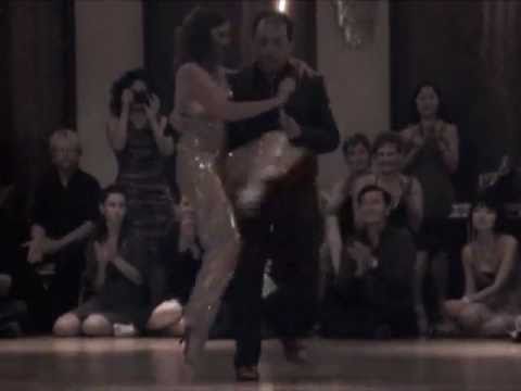  Giselle Anne  and  Gustavo Naveira  are  dancing  to  a  tango