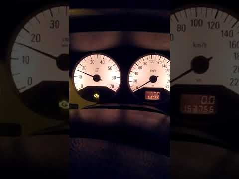 Astra sedam ano 2000 com a luz do óleo acesa na marcha lenta