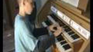 Bach Toccata and Fugue BWV 565 played by Gert ( my first video )