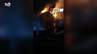 Düzce’de 3 Katlı Binanın Çatısı Alev Alev Yandı