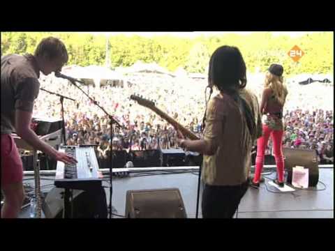 The Asteroids Galaxy Tour Pinkpop 26 mei 2012 Landgraaf