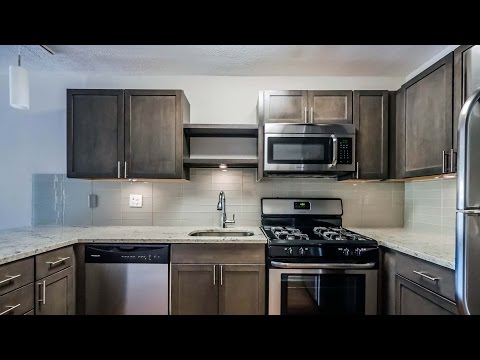Rarely available updated apartments in the Old Town Triangle Rarely available updated apartments in the Old Town Triangle