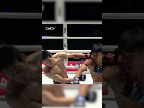 重森陽太🇯🇵が絶妙なフェイントから渾身の右ストレートをシン・ドンヒョン🇰🇷に叩き込む🤯💥