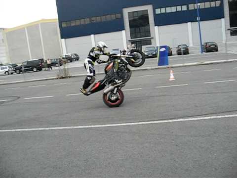 stunt motos caballitos 5