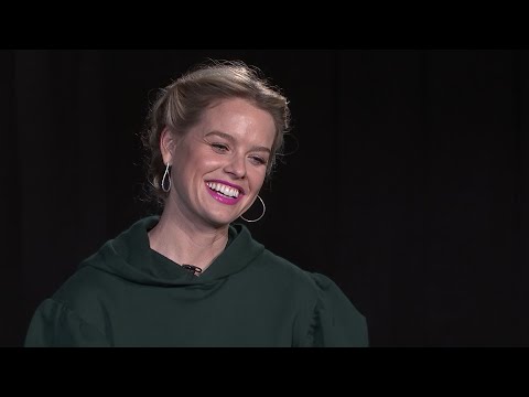 As her dad is an actor, Alice Eve wasn’t really into worshipping movie stars in her youth… with a few exceptions. (Feb. 19)