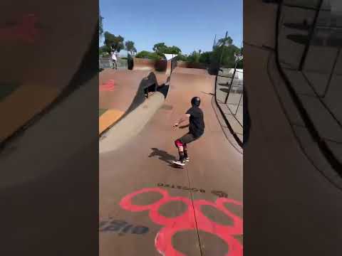 Follow cam isn’t as easy as it looks.  👀 #skateboarding #shorts