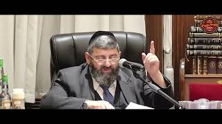 הרב אייל עמרמי - לפחות באמונה אל תזייף (הרב אייל עמרמי) - התמונה מוצגת ישירות מתוך אתר האינטרנט יוטיוב. זכויות היוצרים בתמונה שייכות ליוצרה. קישור קרדיט למקור התוכן נמצא בתוך דף הסרטון