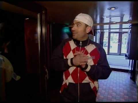 Extince returns to Akhnaton