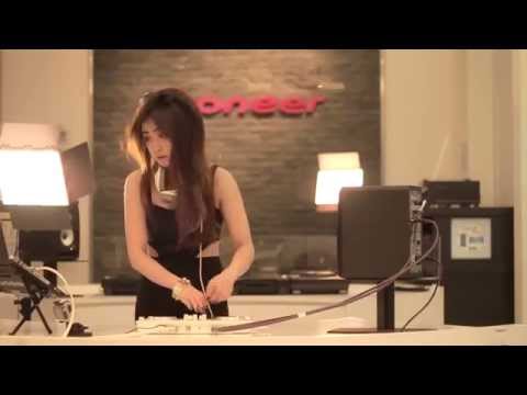Pioneer DDJ-WEGO3 : DJ April