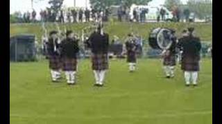 preview picture of video 'Major Sinclair Memorial pipe band Banbridge 08'