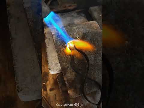 Creating a beautiful Golden ring with Pure Gold 🤩 (777$) #gold #viral #bangles #ring