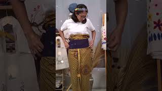 Download lagu Tutorial Memakai Batik Jarik Wiru Jadi Rok #shorts mp3