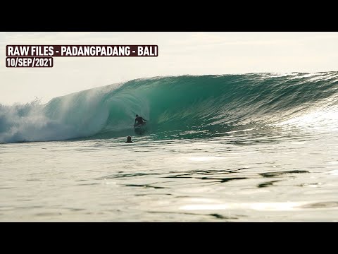 The Best Swell is the West Swell at PadangPadang - RAWFILES - 10/SEP/2021 4K