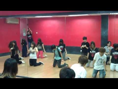 EXO-K's 'MAMA' Dance Class