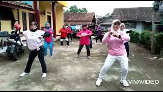 Download lagu DAUN PUSPA senam kreasi. Rika mutie mom'z kiang roke mp3 Download lagu DAUN PUSPA senam kreasi. Rika mutie mom'z kiang roke mp3