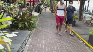 「ネズミの死体にマジでまみれる5秒前」（←実際は10分前くらい）サヌールビーチお散歩動画