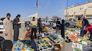 এখানে সব কিছু অনেক অল্প দামে বিক্রি করছে