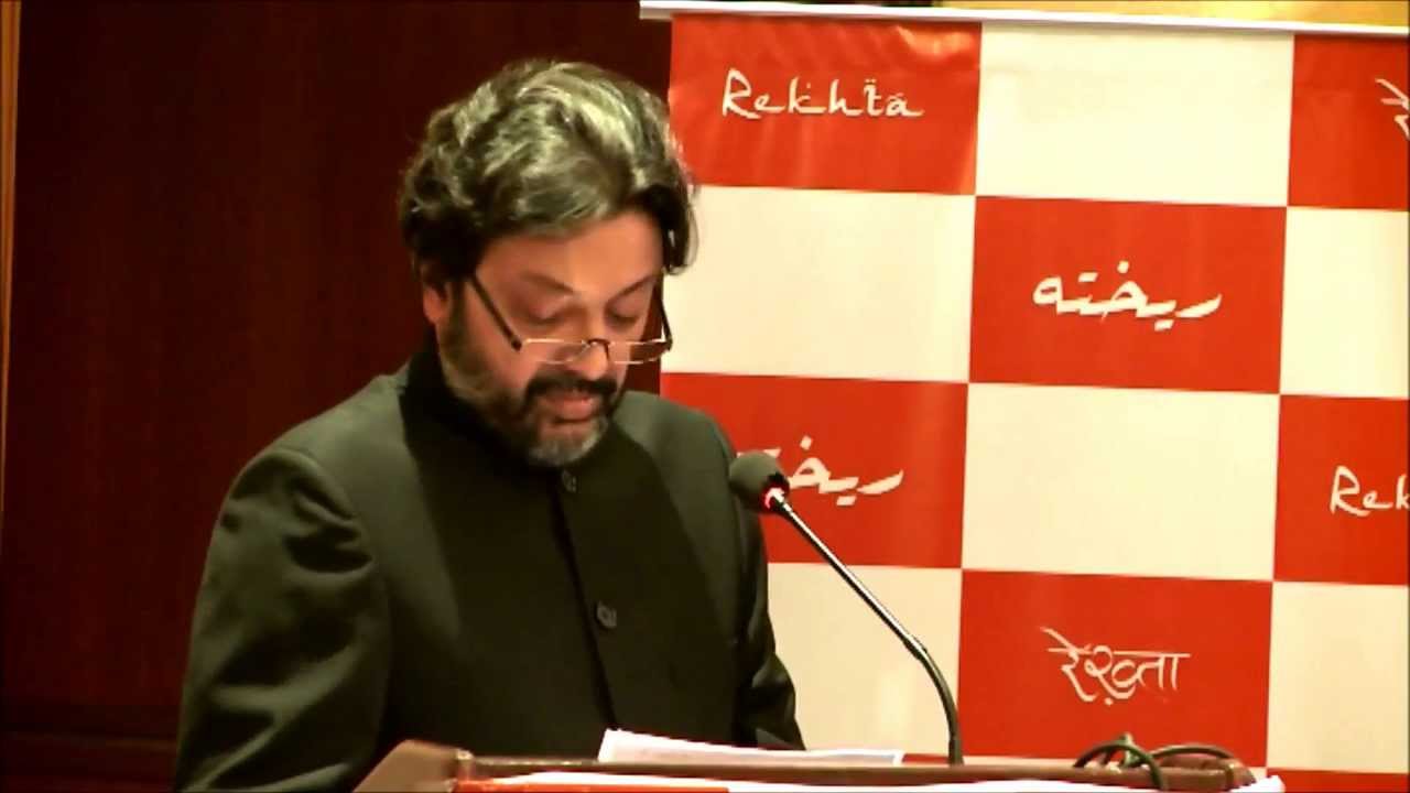 Sanjiv Saraf speaking at 1st Anniv. function of Rekhta, website for Urdu poetry