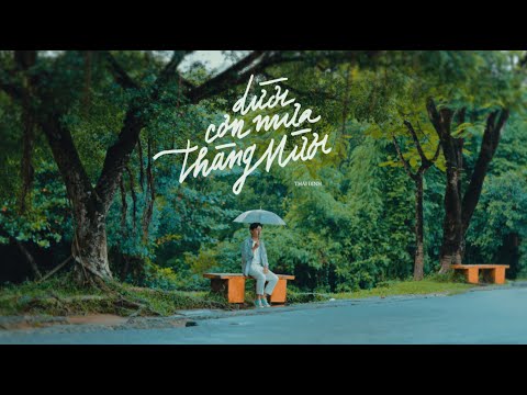 Dưới cơn mưa tháng Mười - Thái Đinh