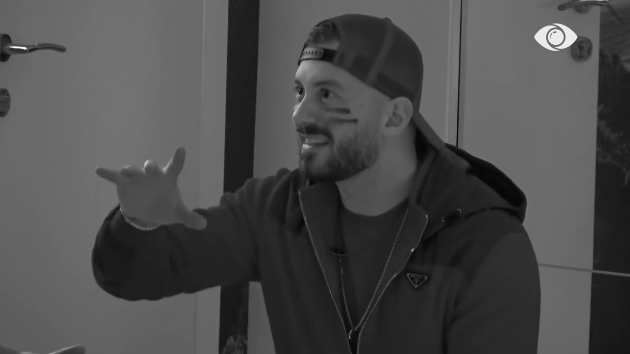 Rikja do të flejë te krevati, Romeo i kthehet: S’të flas me gojë, do rrish pa gjumë