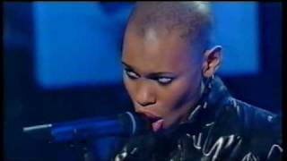 Skunk Anansie - Charlie big potato - Live a Sanremo 1999.vob