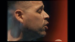 Aqui No Es Lyrics English Translation