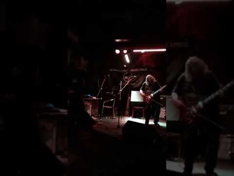 Rockomotiva-cz - Mirďa Jimi Šukala - co vše se dá podniknout s kytarou ?