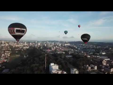 Festival de Balonismo dá um colorido ao céu de Bento