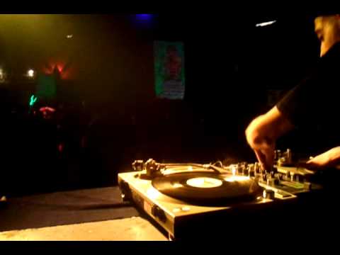 Adrian Effe Beatpushers Dj set party Torino 19 02 2011 (02)