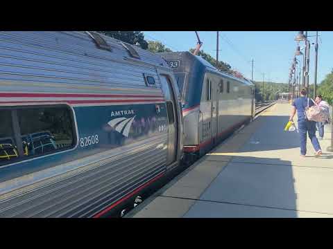 MARC #8058 and Amtrak #633 meet at BWI