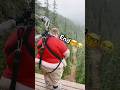 Zipline said 'NOPE' mid-air 😳