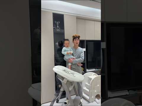 Jack was shocked when he saw this smart baby crib! 😱🛏️✨👶#shorts